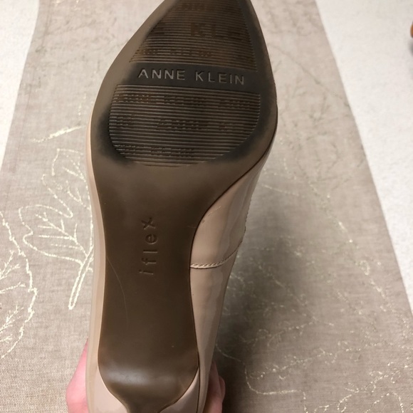 Anne Klein Rosalie Nude Pump - Picture 6 of 7